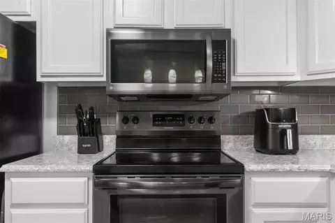 Kitchen - 301 Water Tower Dr, Union, MO 63084 photo 3 of 4