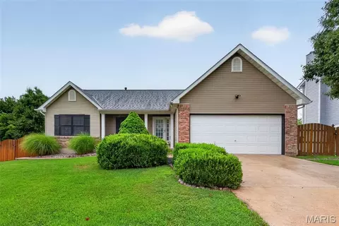 Exterior - 2 Moonstone Ct, O'fallon, MO 63366 photo 2 of 16