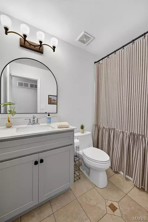 Bath - 2 Moonstone Ct, O'fallon, MO 63366 photo 4 of 5