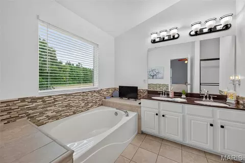 Bath - 2 Moonstone Ct, O'fallon, MO 63366 photo 1 of 5