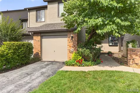1706 Thorny Briar Dr, Saint Louis, MO 63146