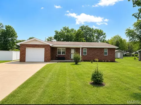 1310 Krei Blvd, Farmington, MO 63640