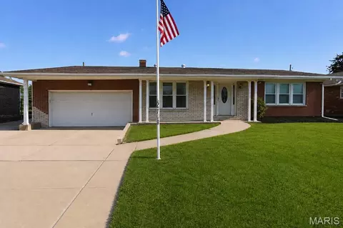 2708 Angela Dr, Granite City, IL 62040