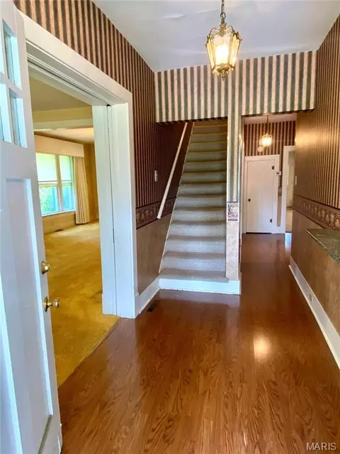 Entry Way - 304 Hunter St, Charleston, MO 63834 photo 1 of 3