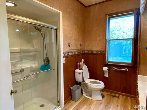 Bath - 304 Hunter St, Charleston, MO 63834 photo 2 of 4