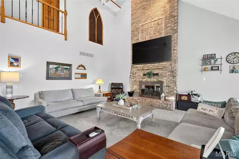 Living - 156 Forest Dr, Eureka, MO 63025 photo 2 of 2