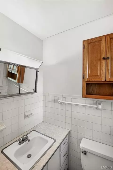 Bath - 383 Vernon St, Sullivan, MO 63080 photo 5 of 5