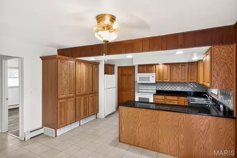 Kitchen - 383 Vernon St, Sullivan, MO 63080 photo 2 of 5