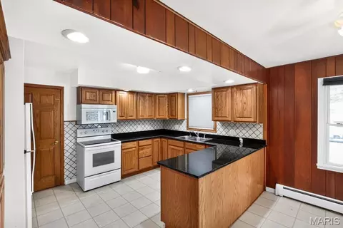 Kitchen - 383 Vernon St, Sullivan, MO 63080 photo 3 of 5