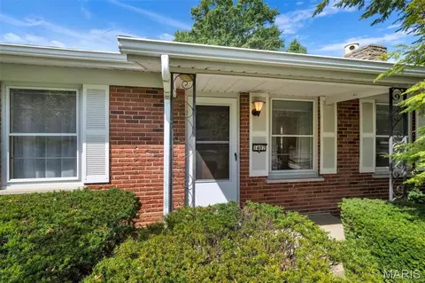 1407 Fox Creek Dr, Saint Louis, MO 63126