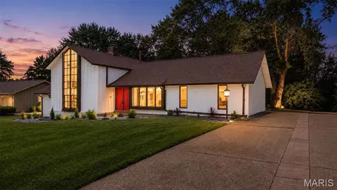 Exterior - 500 Kingridge Dr, Ballwin, MO 63011 photo 2 of 10