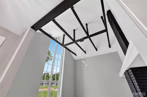 Entry Way - 500 Kingridge Dr, Ballwin, MO 63011 photo 3 of 5