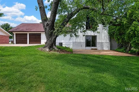 Exterior - 500 Kingridge Dr, Ballwin, MO 63011 photo 9 of 10