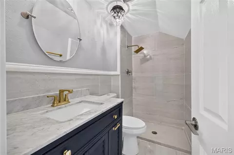Bath - 500 Kingridge Dr, Ballwin, MO 63011 photo 1 of 5