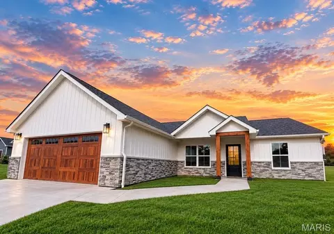 9153 Idell Creek Ln, Hannibal, MO 63401