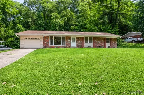 119 Westwood St, Collinsville, IL 62234