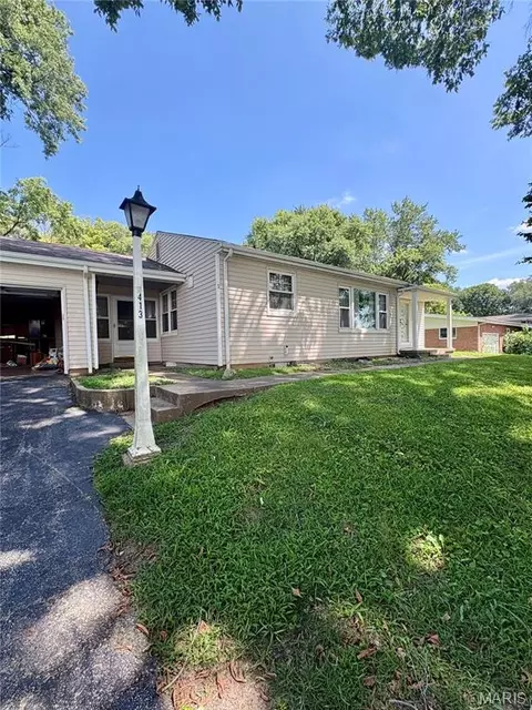 413 Hillside Dr, Collinsville, IL 62234