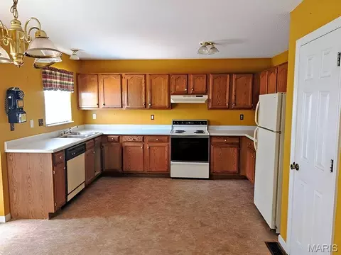 Kitchen - 4043 Sun Tide Ct, Arnold, MO 63010 photo 1 of 2