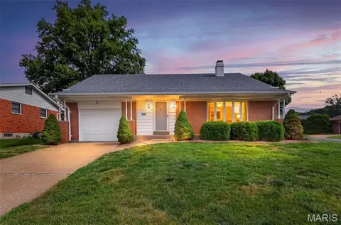 1206 N Rapp Ave, Columbia, IL 62236