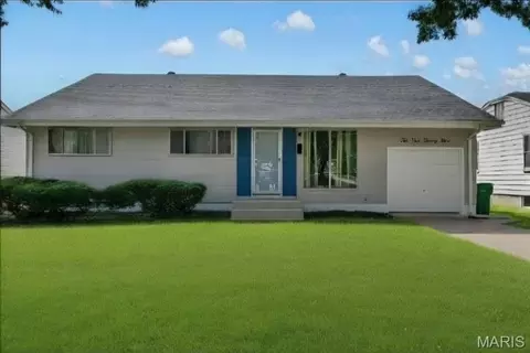 10429 Ewell Dr, Saint Louis, MO 63137