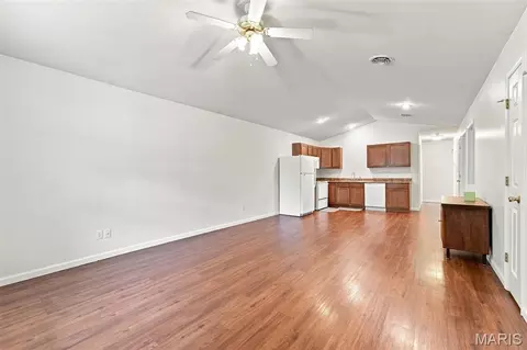 Living - 104 Oak St, Sullivan, MO 63080 photo 1 of 2