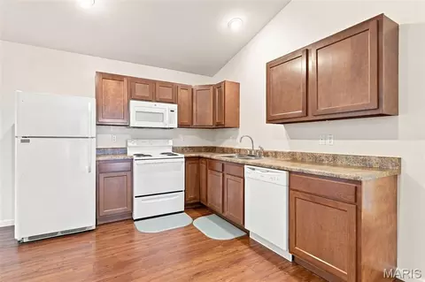 Kitchen - 104 Oak St, Sullivan, MO 63080 photo 2 of 2