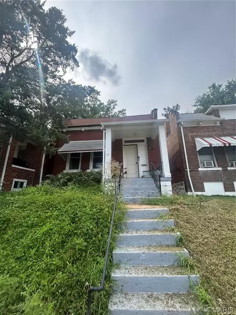 2831 Abner Pl, Saint Louis, MO 63120