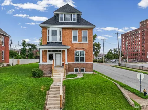 736 Aubert Ave, Saint Louis, MO 63108