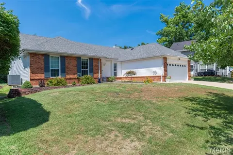 Exterior - 765 Spring Hill Farm Dr, Ballwin, MO 63021 photo 4 of 9