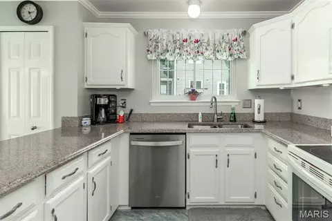 Kitchen - 765 Spring Hill Farm Dr, Ballwin, MO 63021 photo 3 of 5
