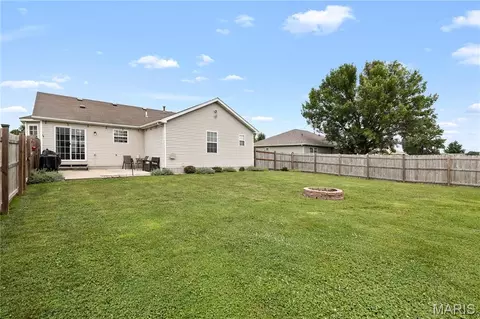Exterior - 21 Doe Ct, Moro, IL 62067 photo 6 of 6