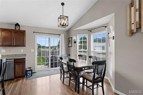 Dining - 21 Doe Ct, Moro, IL 62067 photo 1 of 1