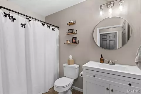 Bath - 21 Doe Ct, Moro, IL 62067 photo 1 of 3