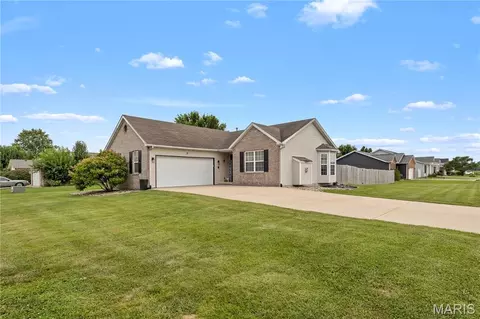 Exterior - 21 Doe Ct, Moro, IL 62067 photo 3 of 6