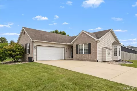 Exterior - 21 Doe Ct, Moro, IL 62067 photo 2 of 6