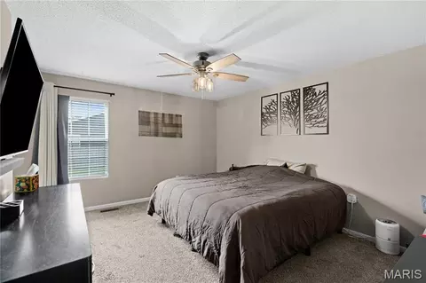 Bedroom - 21 Doe Ct, Moro, IL 62067 photo 2 of 3