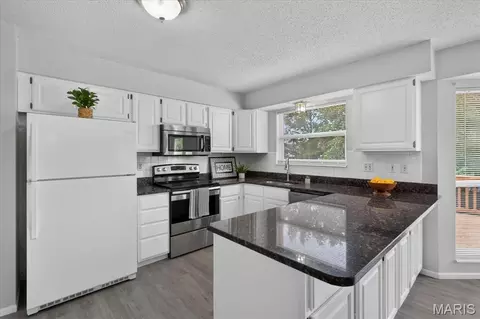 Kitchen - 15 Delegate Cir, O'fallon, MO 63368 photo 4 of 4