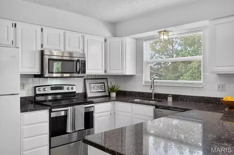 Kitchen - 15 Delegate Cir, O'fallon, MO 63368 photo 1 of 4