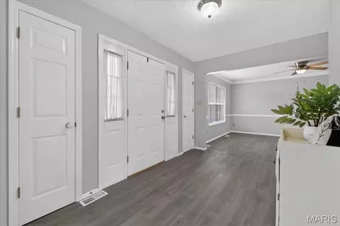 Entry Way - 15 Delegate Cir, O'fallon, MO 63368 photo 1 of 4
