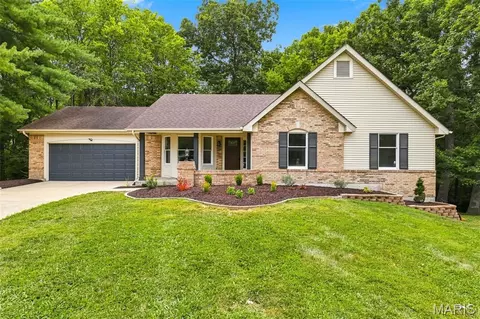 12 Scarlet Oak Ct, Lake Saint Louis, MO 63367