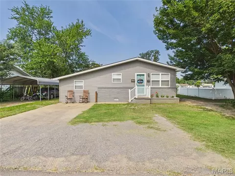 806 N Miller St, Bernie, MO 63822