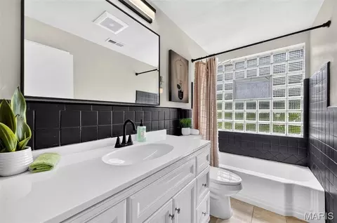 Bath - 8217 Cadillac Ln, Berkeley, MO 63134 photo 1 of 1