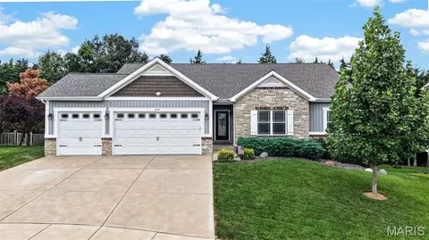 826 Liberty Creek Dr, Wentzville, MO 63385
