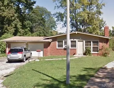 512 Hinsdale Ct, Rock Hill, MO 63119