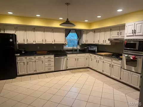 Kitchen - 7660 Highway 47, Union, MO 63084 photo 1 of 3