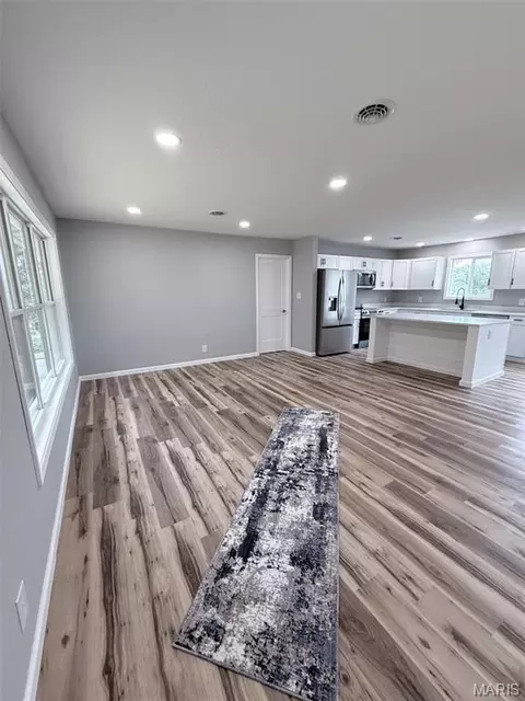 Living - 2181 Spring Bluff Rd, Sullivan, MO 63080 photo 3 of 3