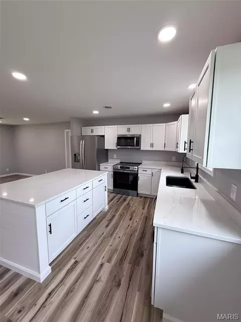 Kitchen - 2181 Spring Bluff Rd, Sullivan, MO 63080 photo 2 of 3