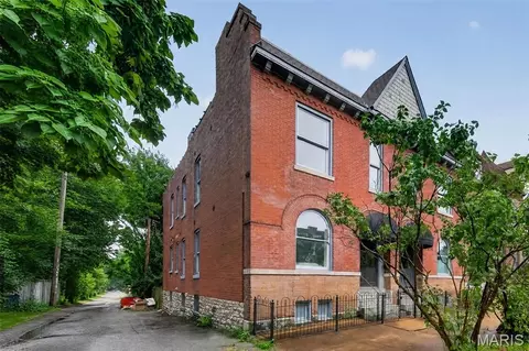 3248 California Ave, Saint Louis, MO 63118