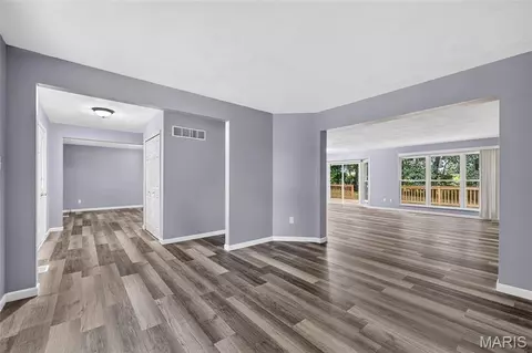 Living - 2947 Bromley Dr, O'fallon, MO 63368 photo 2 of 13