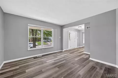 Living - 2947 Bromley Dr, O'fallon, MO 63368 photo 1 of 13
